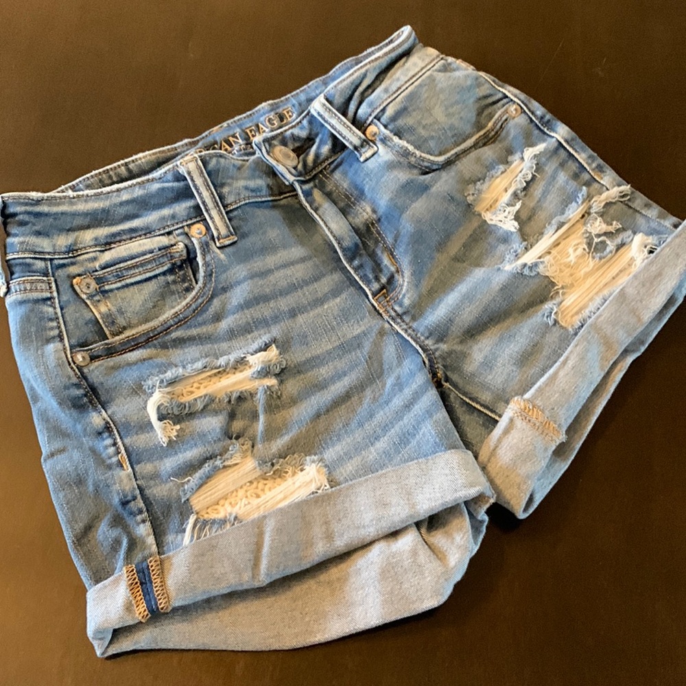 American Eagle lace pocket shorts 3”